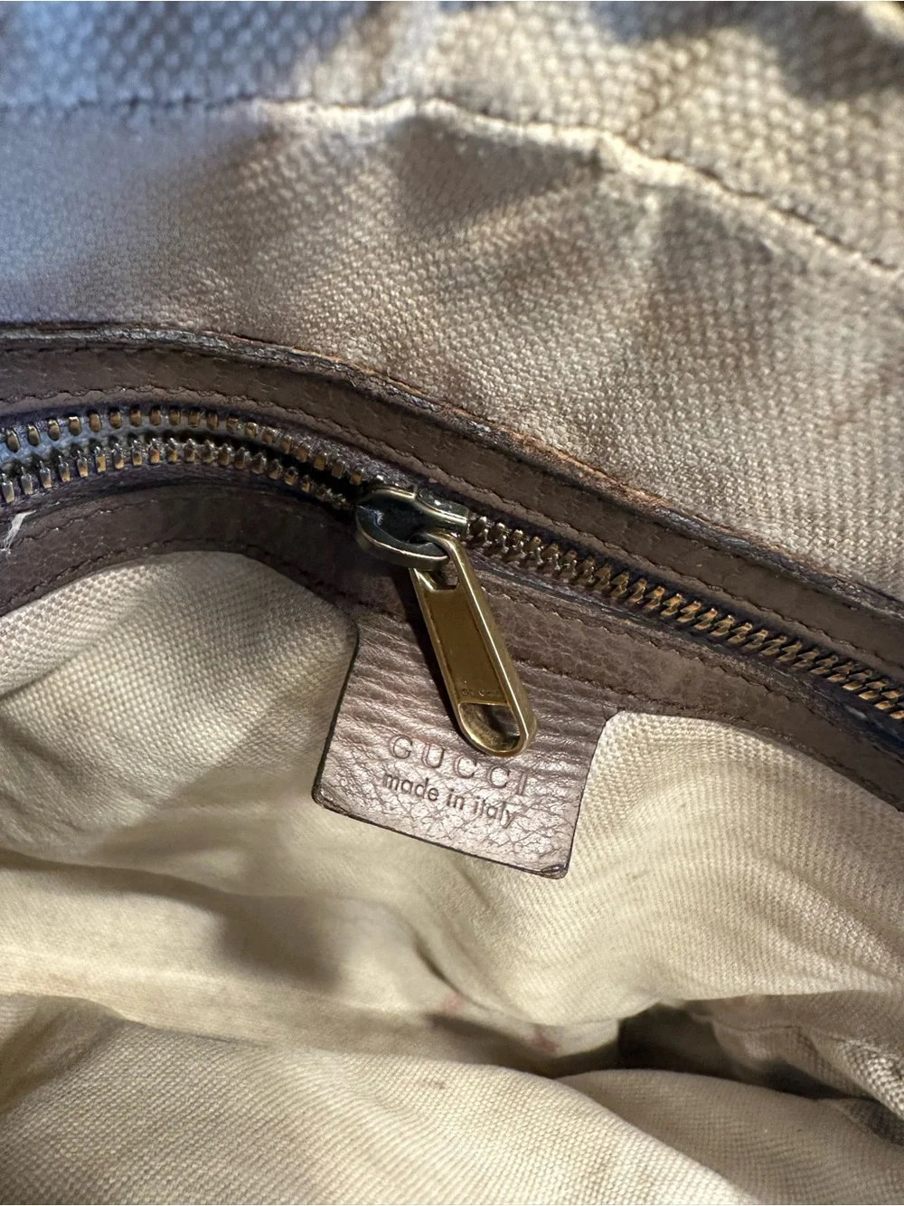 Gucci Beige GG Supreme Messenger Bag with Green-Red Web Stripe